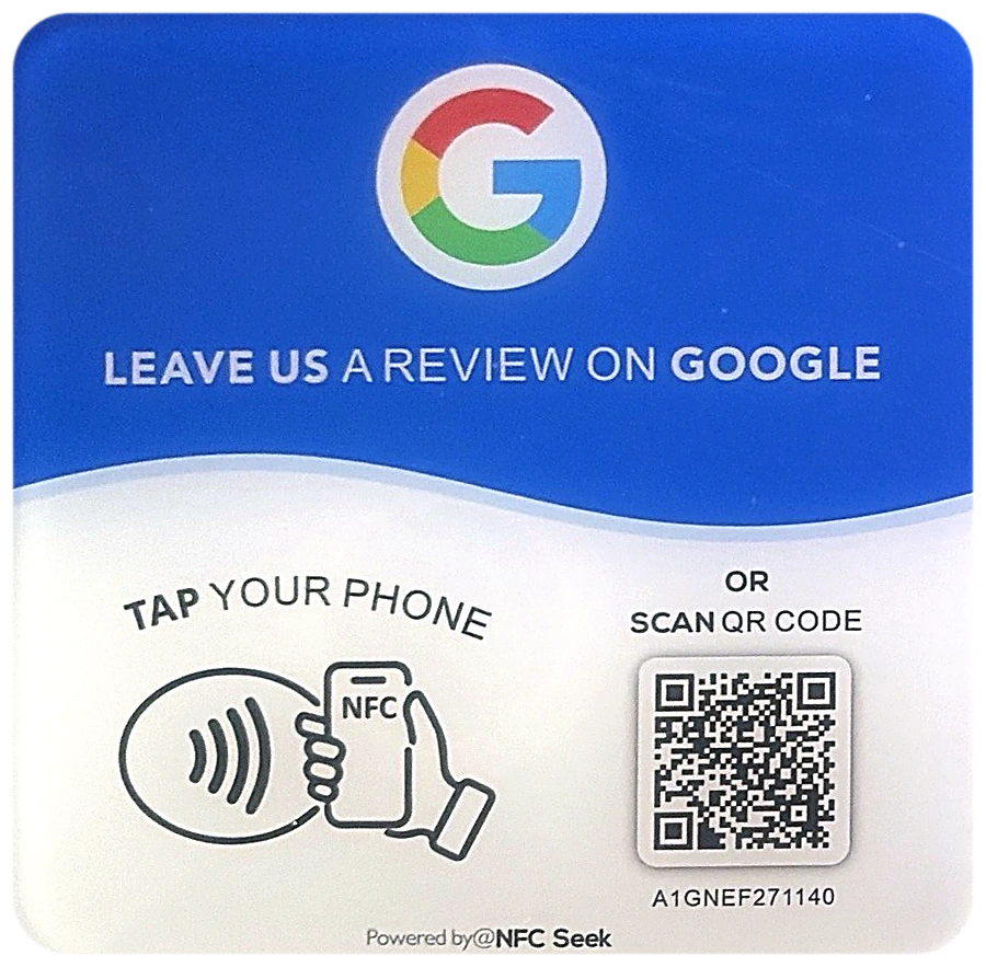 Blaue Google-Bewertungskarte mit NFC-Symbol und QR-Code